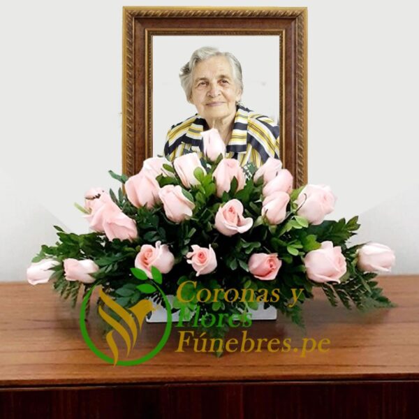 ARREGLO FLORAL PARA URNA F27