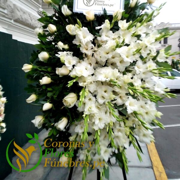 Lágrima Fúnebre de Rosas Blancas y Gladiolos F59